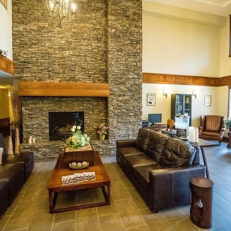 Spacious Penthouse Suite-King Beds-Pool & Hot Tub Canmore Exteriör bild